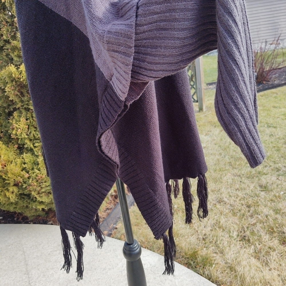 💥 3/$20 DressBarn L/XL Shawl with Arms Sweater! - Picture 5 of 14